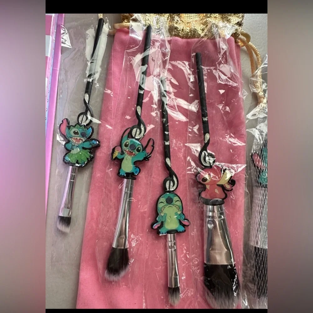 Stitch makeup bundle - Picture 2 of 6